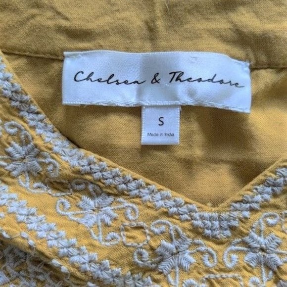 Chelsea & Theodore Women's Embroidered Top - Picture 3 of 5